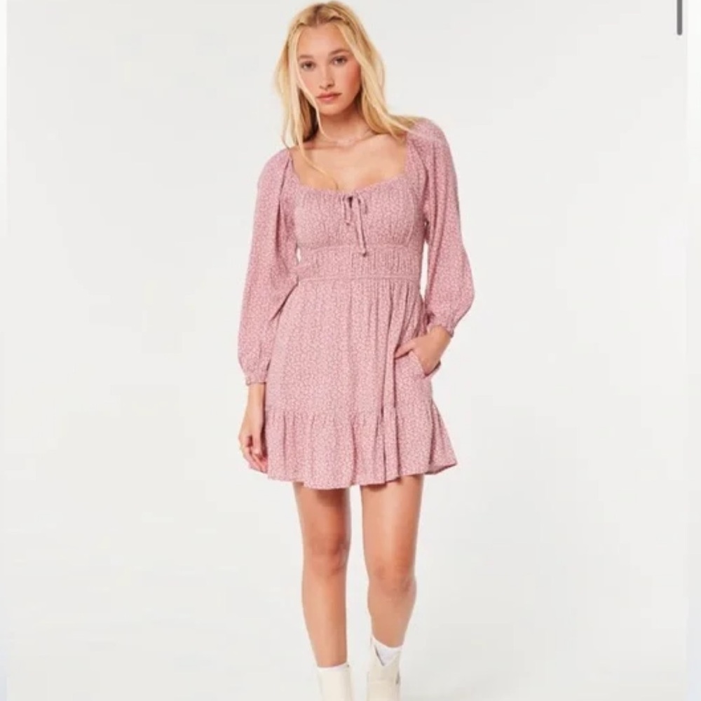 Hollister Long Sleeve Channeled built in shorts Dress size Medium